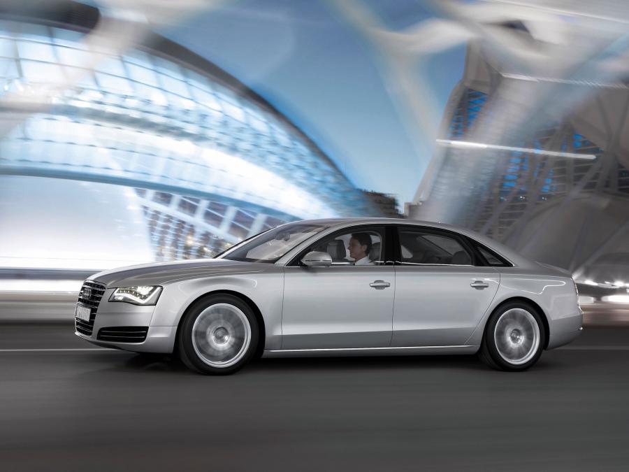  Audi A8 L TFSI Quattro (D4) 2010 года  (WW) (фото 8 из 25)